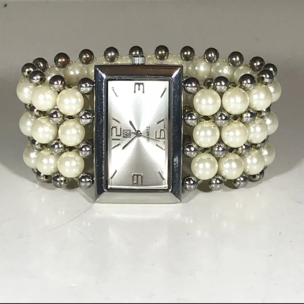 New York & Company Analog Wristwatch with Quartz Movement